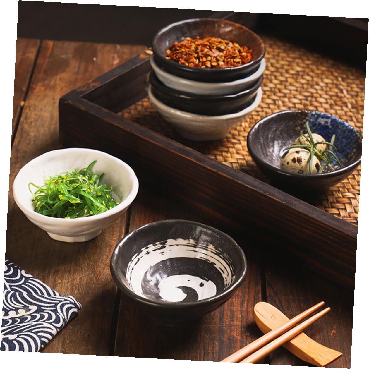 Coupelles à Sauce Japonaises en Céramique 4 Pièces pour Servir et Conserver, Design Délicat, pour Usage Domestique et Restaurants