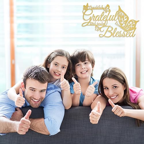 Vista 2 de Letrero de pared con texto en inglés Thankful Grateful and Truly Blessed, decoración de pared colgante de metal con mariposas de corazón, letras