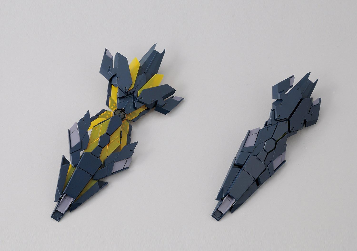 Armed Armor DE and Armed Armor XC components for the Banshee Norn Gundam