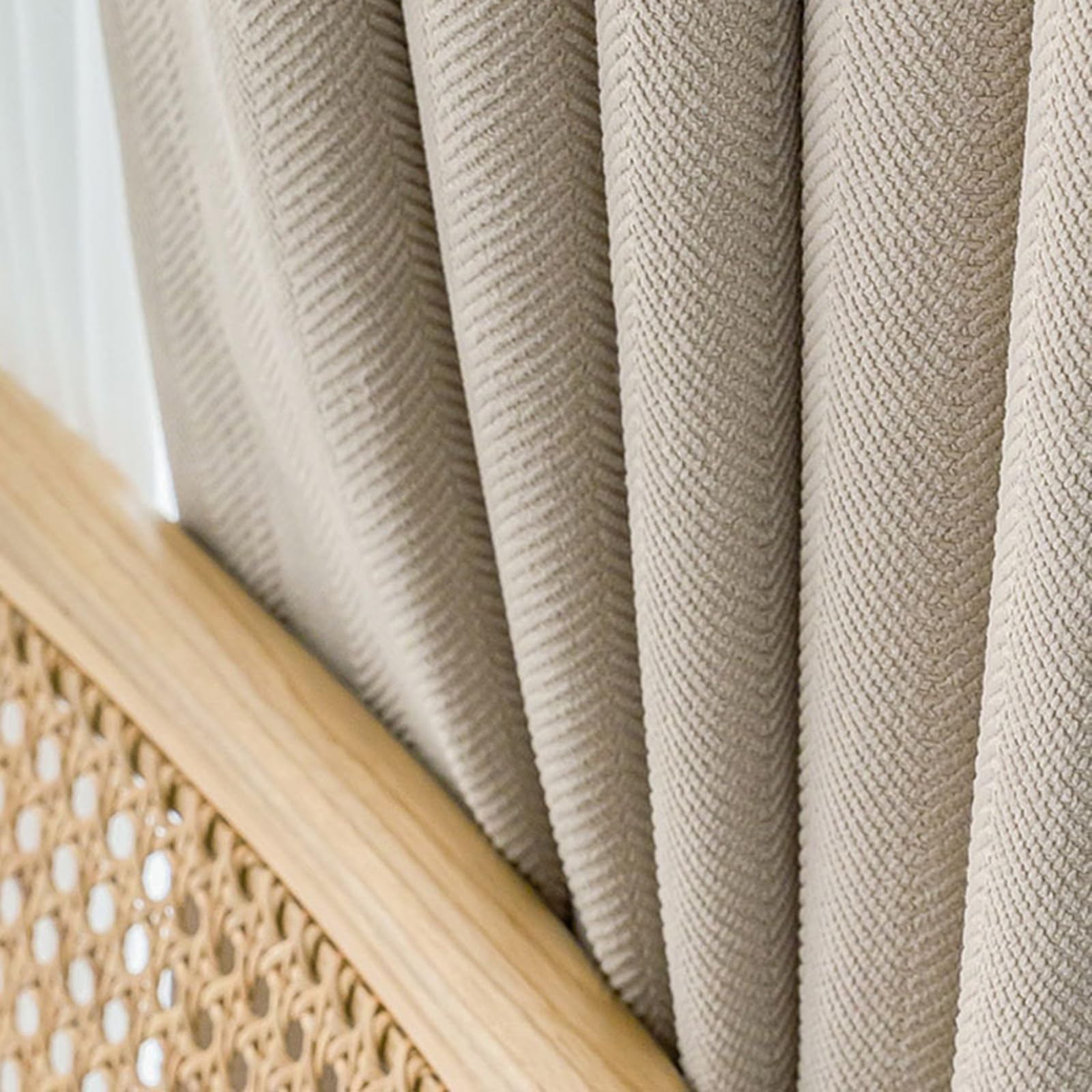 Rideaux occultants haut de gamme avec texture chevron chic à oeillets