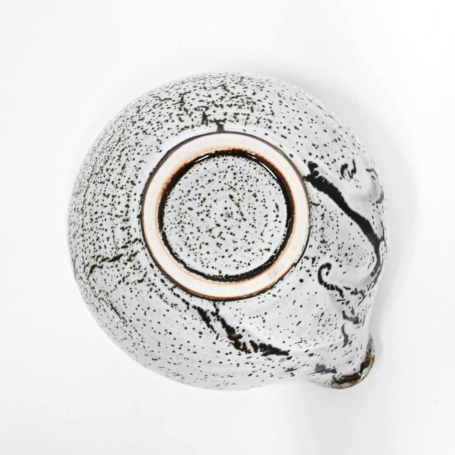 Urban Tokyo Yukiakari Katakuchi Matcha Bowl with Pouring Spout, Handmade Minoyaki Ceramic, Japanese Tea Ceremony Whisking, 18oz Made In Japan (Yuzushiro)