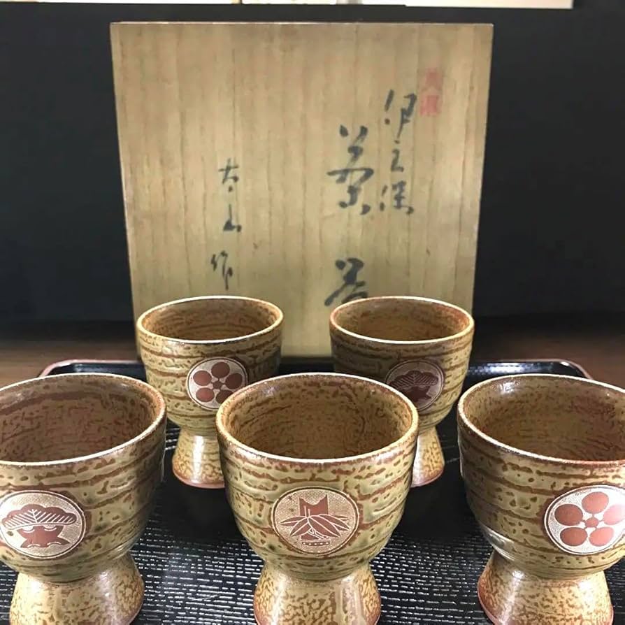 Amazon.co.jp: 美濃焼 太山窯 伊羅保 松竹梅紋 急須＆高足湯呑み