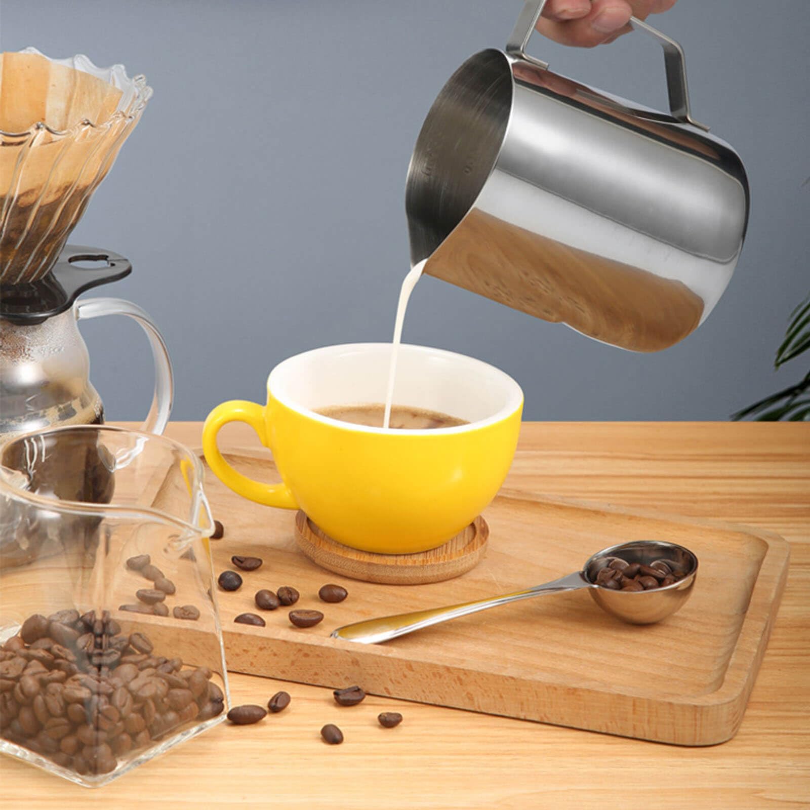 Milchkännchen Edelstahl 350ml, Edelstahl Milchkanne mit Messung inkl. Latte Art Pen, Milch Pitcher Perfekt für Cappuccino Espresso Latte Art Ausguss