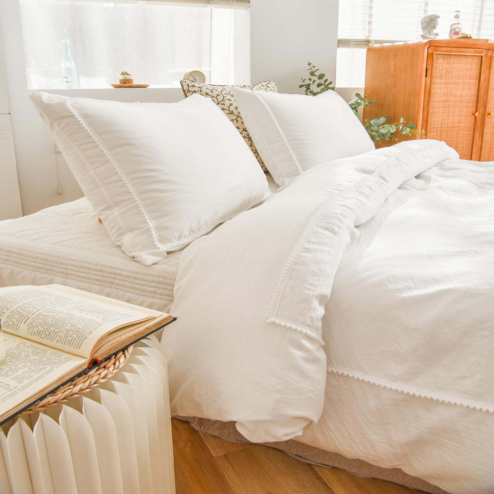 Linge de lit blanc pour chambre de garçon et fille au confort douillet