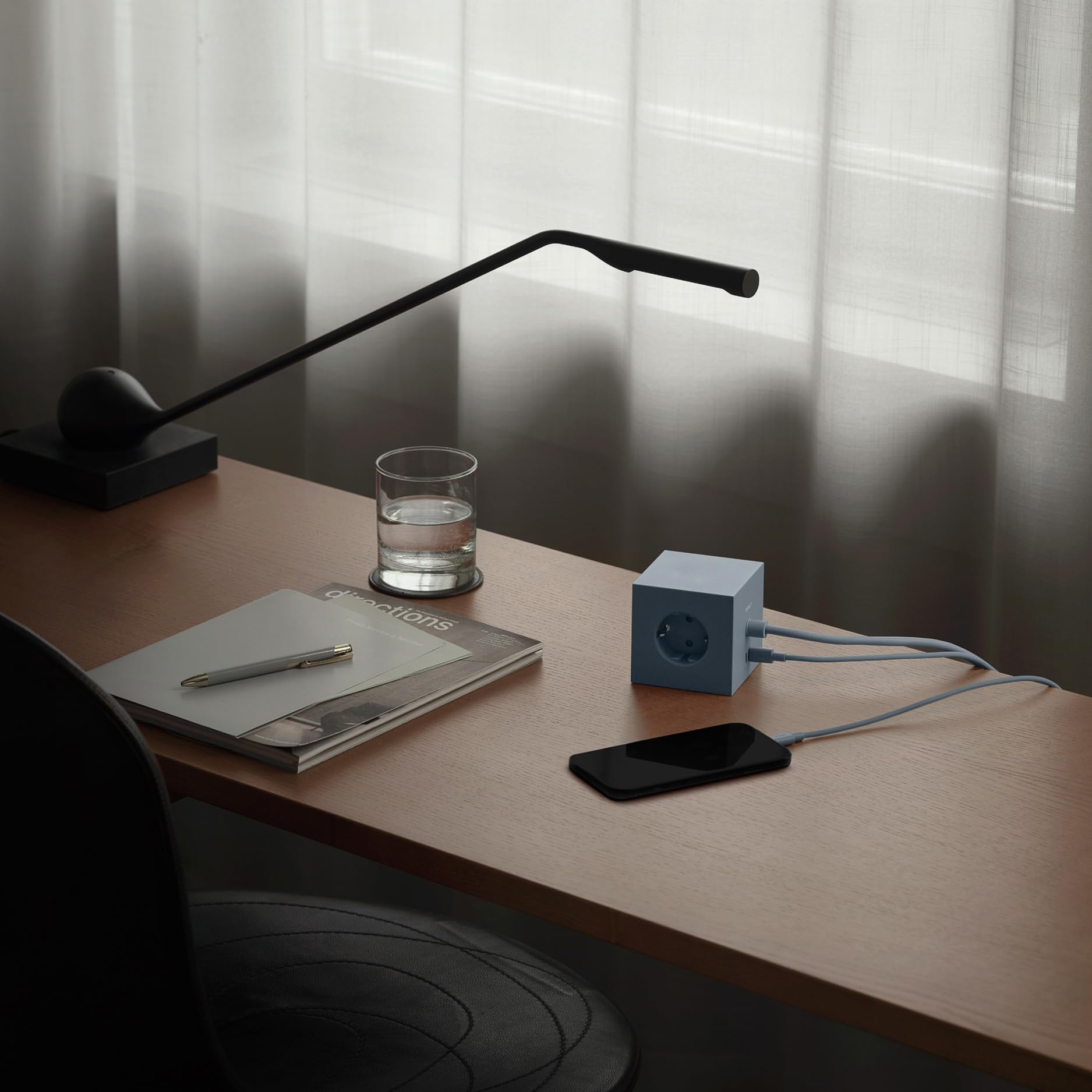 Avolt Square 1 Ciabatta Multipresa Cubo Design, 3 Prese, 2 USB-C 30W | Ciabatta multipresa design blu. Cubo magnetico, ricarica rapida USB-C 30W per scrivania, casa e comodino