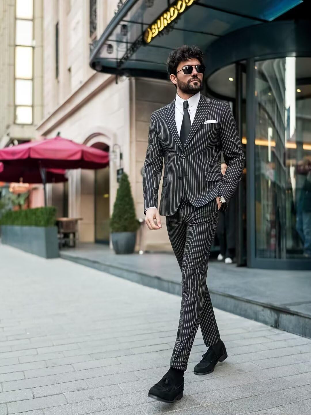 Men's Pinstripe Suit 3 Piece Classic Fit Slim Fit Suit Tuxedo Jacket Vest Pants Casual Suit for Business Wedding Prom