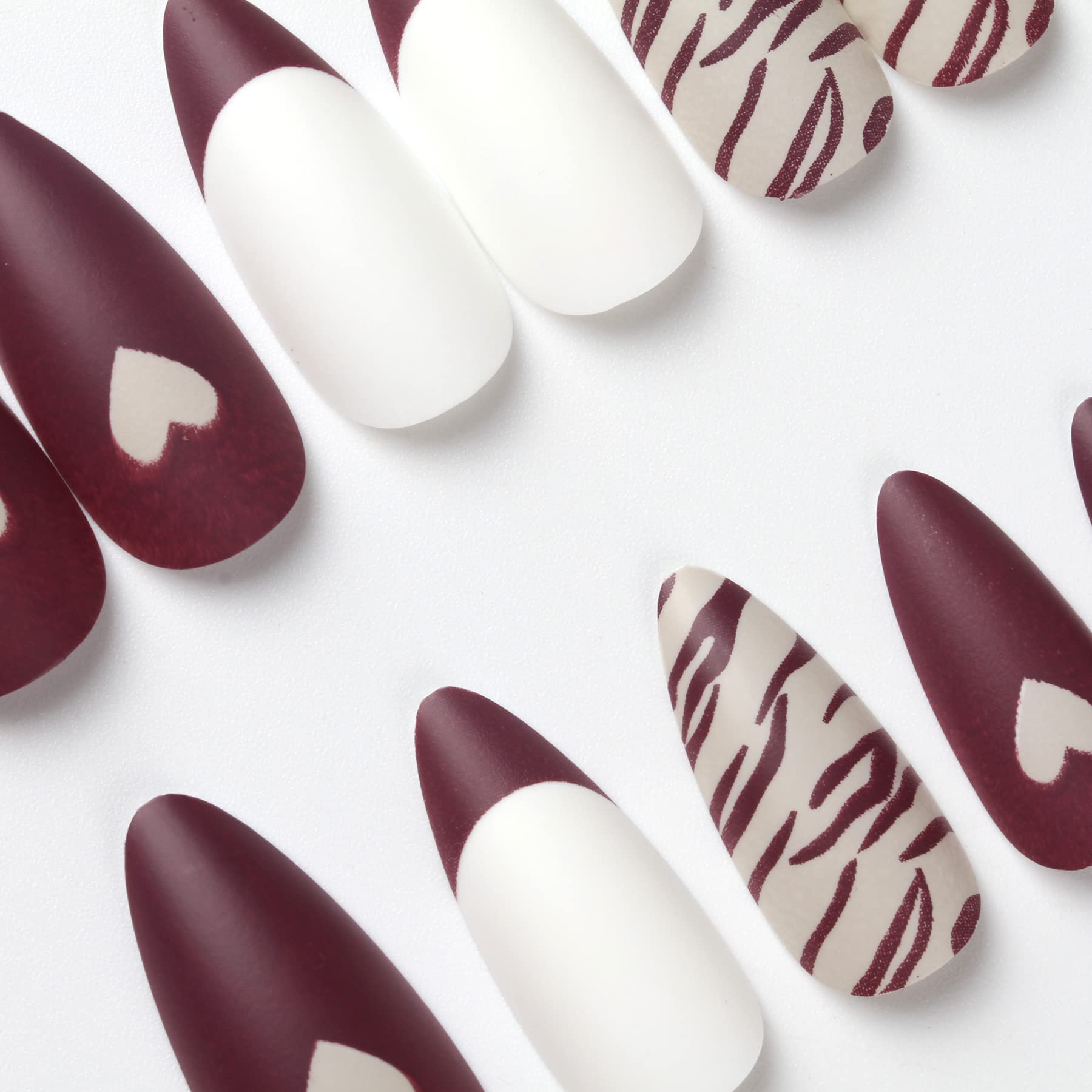 Amazon | ネイルチップ 24枚入 [不器用さんもできる] ファッション 3D