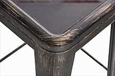 Un tabouret rétro avec effet patine