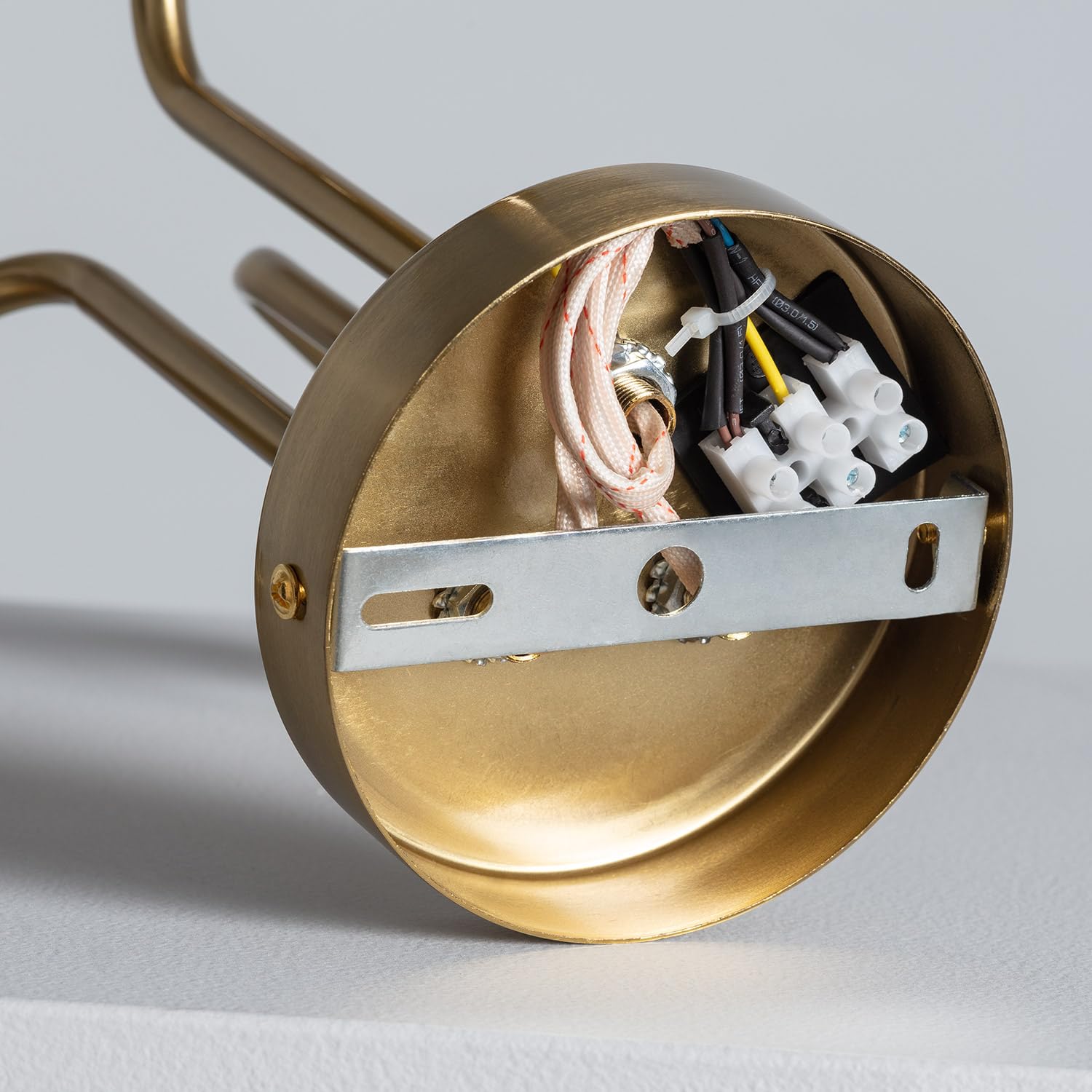 LEDKIA Lampadario Metallo e Vetro Moonlight Brass 3 punti luce Bianco | Attacco E27 | Design Moderno per Interni | IP20 | Ø41 cm, Bianco