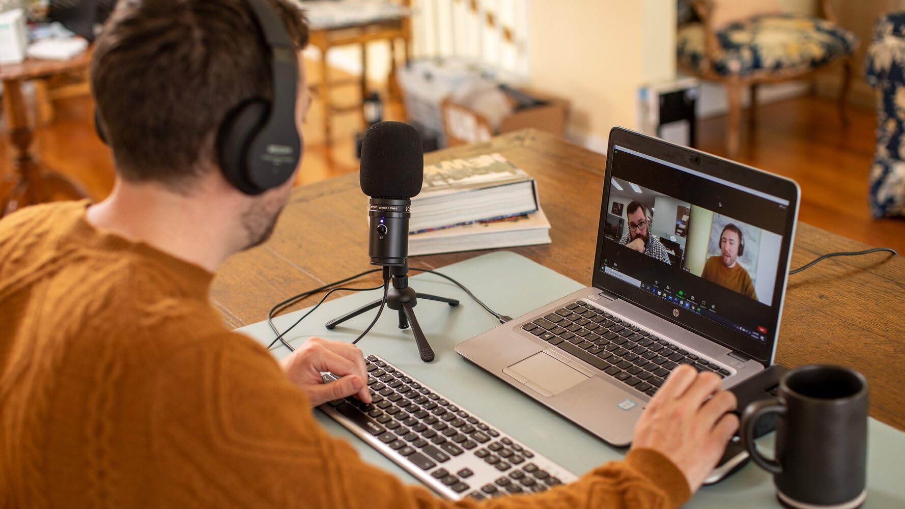 Zoom ZUM-2 PMP USB Podcast Mic Pack für Podcaster, Streamer & Youtuber – Komplettlösung mit Mikrofon & Kopfhörer