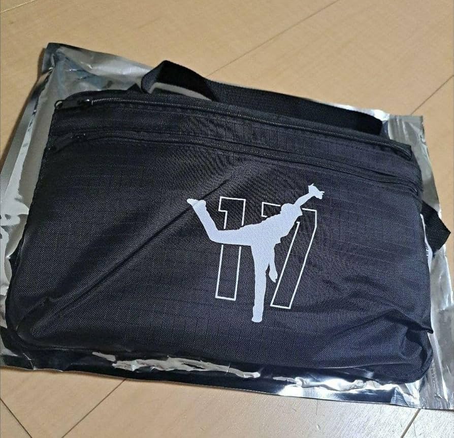 千葉ロッテマリーンズ　サコッシュ付きバックパック Amazon.co.jp: 17 佐々木 朗希 サコッシュリュック 千葉ロッテ