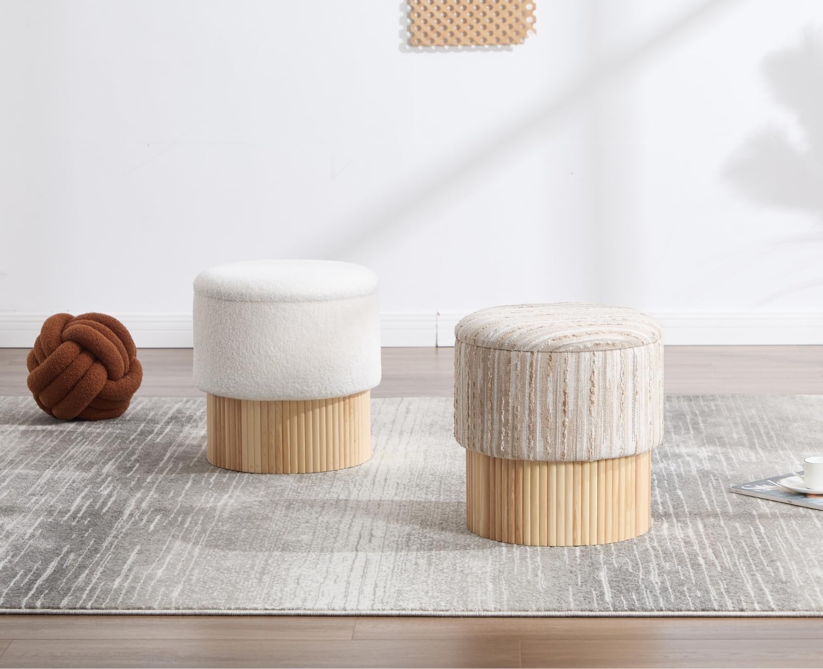 chairus Pouf Contenitore da Salotto in Pelliccia Sintetica, Bianco | Piccolo Poggiapiedi con Contenitore Sgabello Poggiapiedi con Seduta Imbottita e Ottomana Base in Doghe di Legno