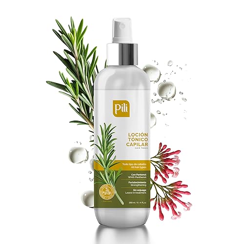 Pili Natural Hair Tonic contiene extractos de pantenol, romero, quinina, árnica y caléndula que ayudan a fortalecer y nutrir los folículos pilosos