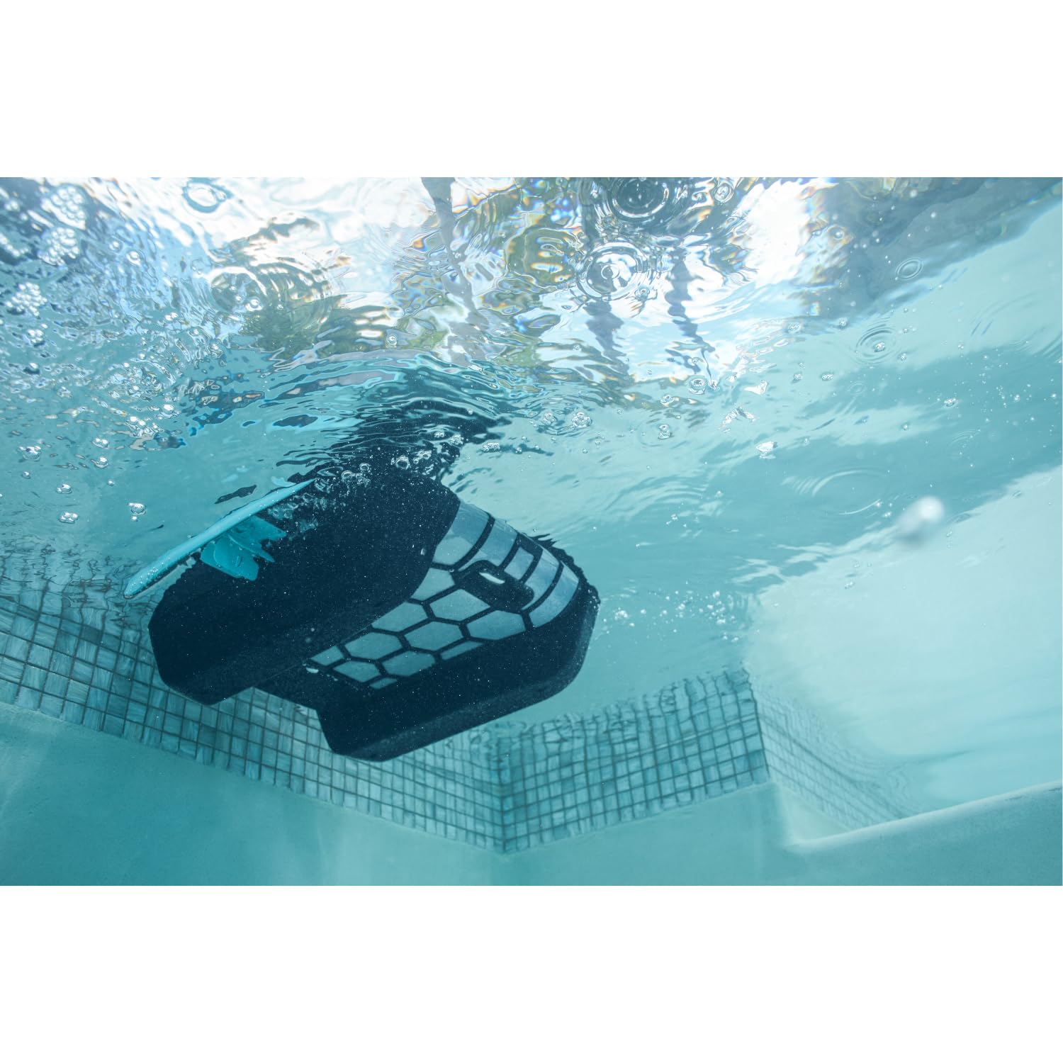 Robot écumoire solaire de piscine Dolphin
