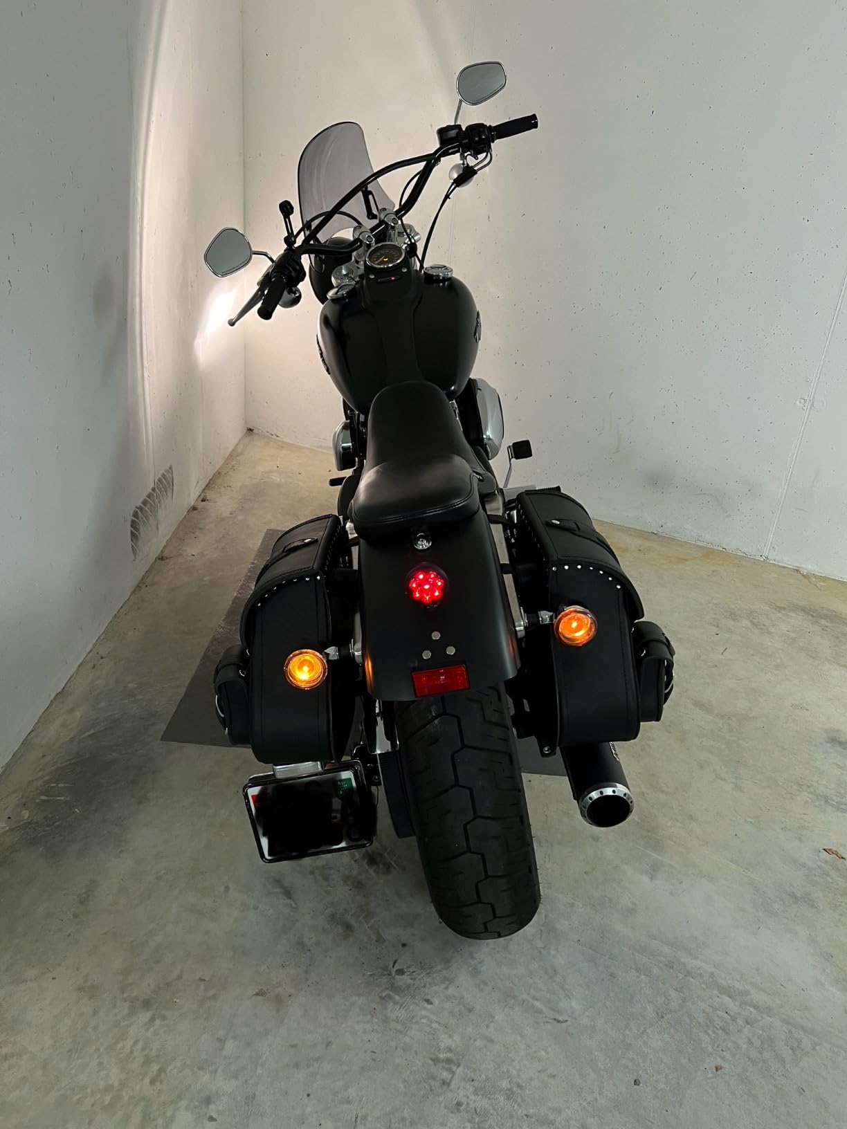 ORLETANOS Seitentasche Für Harley Davidson | Echtleder Motorradtasche Links | Dynamite Blackline 10 Liter