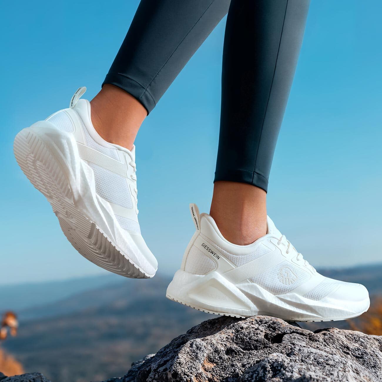 Giesswein Wool Peak Women - Damen Merino Laufschuh, Energie-Rückgewinnende Sportschuhe, Hochleistungs Sneakers