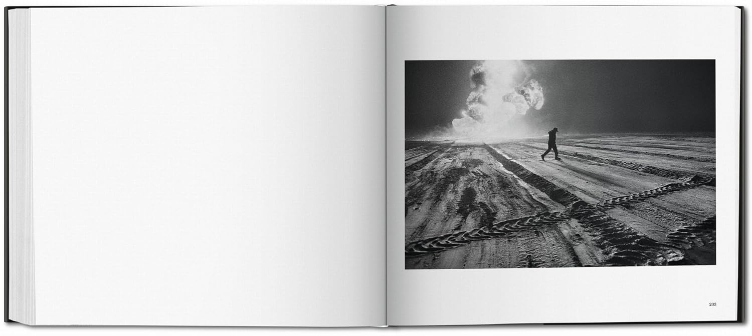 Sebastião Salgado. Kuwait. A Desert on Fire - Image 14