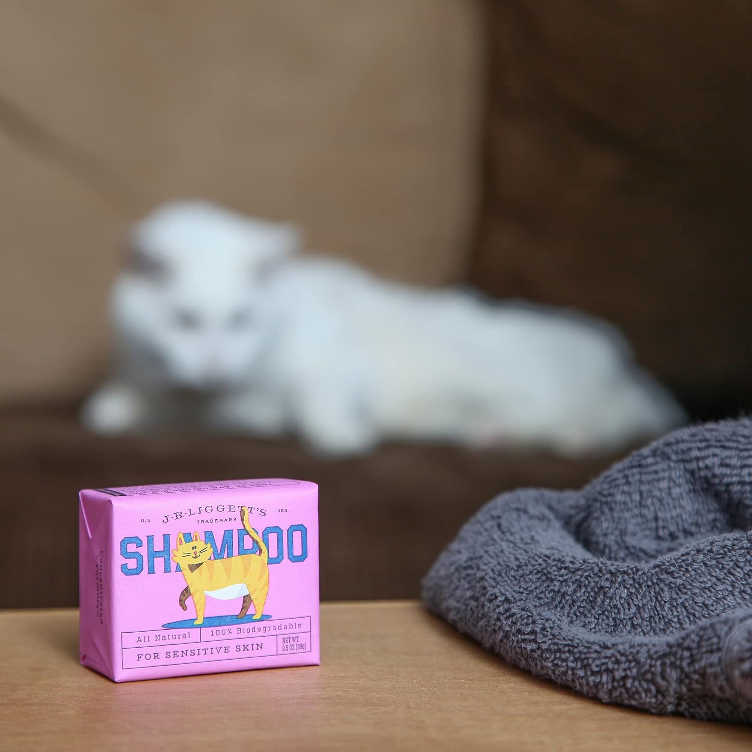 J.R.LIGGETT'S Cat Shampoo Bar, Natural Cleansing Bar for Cats with Sensitive Skin, Hypoallergenic Feline Formula Gently Deep Cleans with No Essential Oils, Detergent-Free, 3.5 oz