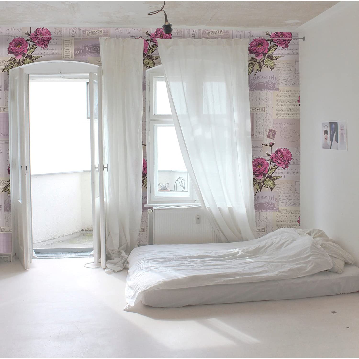 Papier peint intissé pivoines 104x70cm pour décorer la chambre ou le salon