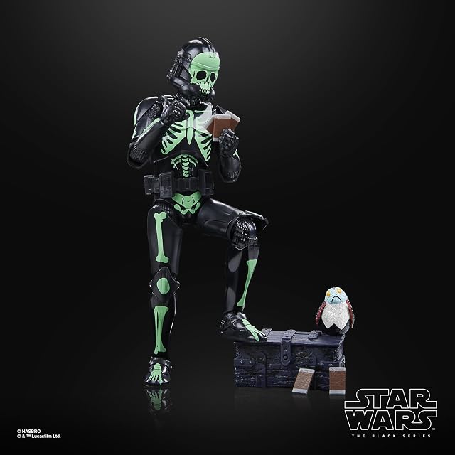 Foto 3 de 8 de Figura Clone Trooper (Halloween Edition) Star Wars Edición Especial The Black Series 15 cm