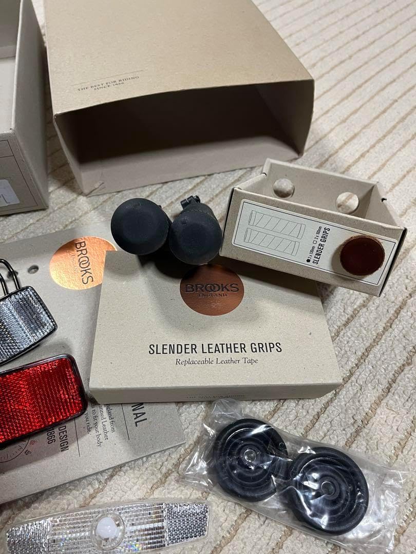 未使用品】 シートとグリップ、キャスター等セット（新車取り外し