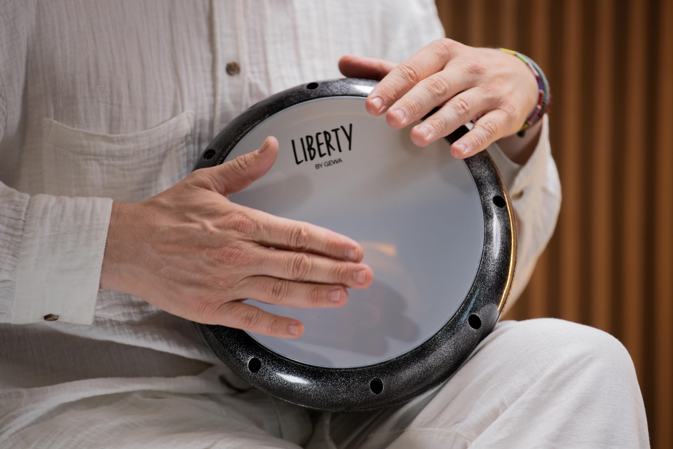 GEWA Liberty Doumbek Fiberglass - Dimensione (Diametro): 9" (23 cm), Altezza: 18" (45 cm)