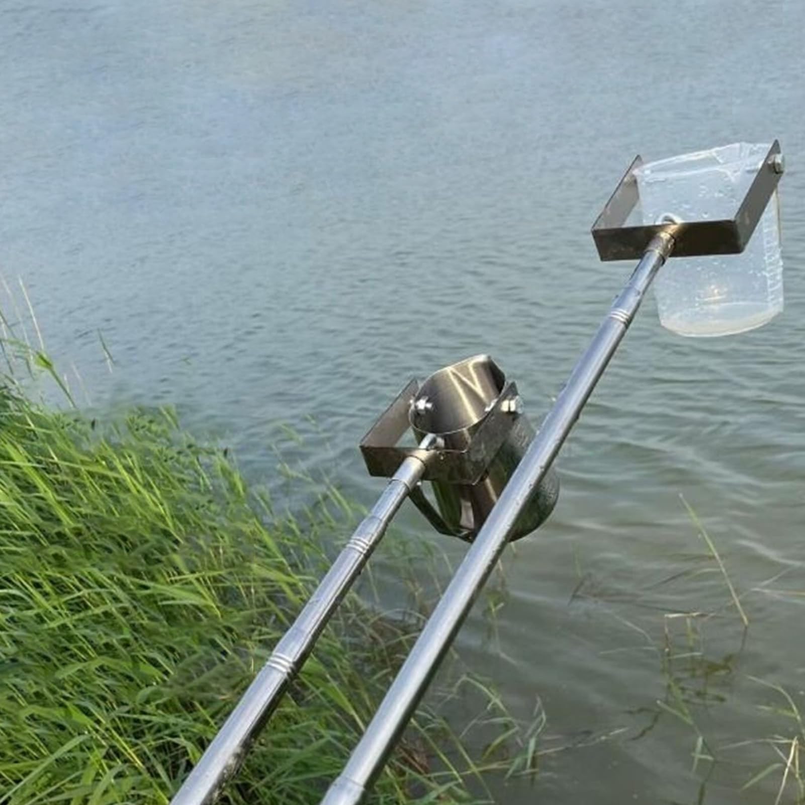 Generisch Teleskop-Wasserprobenahmestab aus Edelstahl, 1000-ml-Schöpfbecher mit Kunststoffkelle, verstellbares 1,17 m–4 m Teleskop-Probenahmesystem für effiziente Wasseranalysen