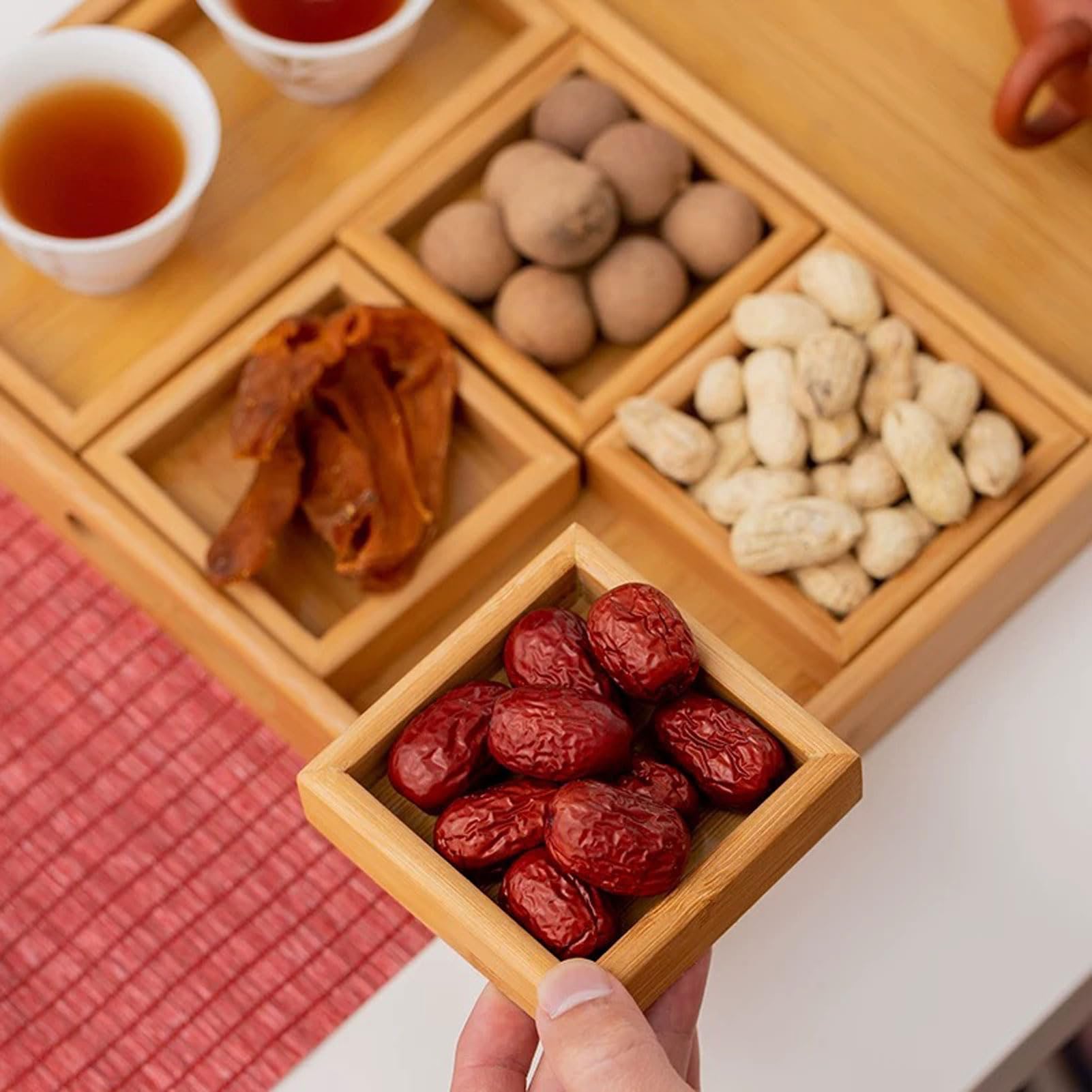 HUHJYUGE Plateau de Service en Bambou, Plateau À Collations en Bambou avec Compartiments, pour Fruits Secs, Bonbons, Noix, Desserts, Maison Ou Table À Thé (39x28x3.5cm)