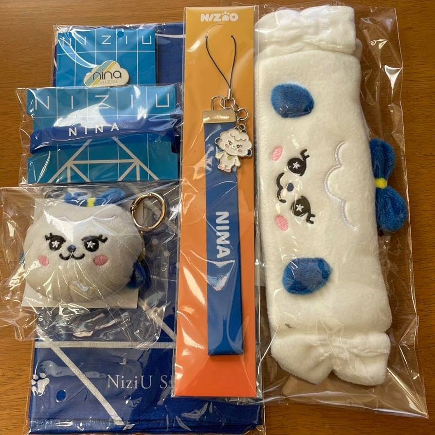 Amazon.co.jp: NiziU ニナグッズセット : ホーム＆キッチン