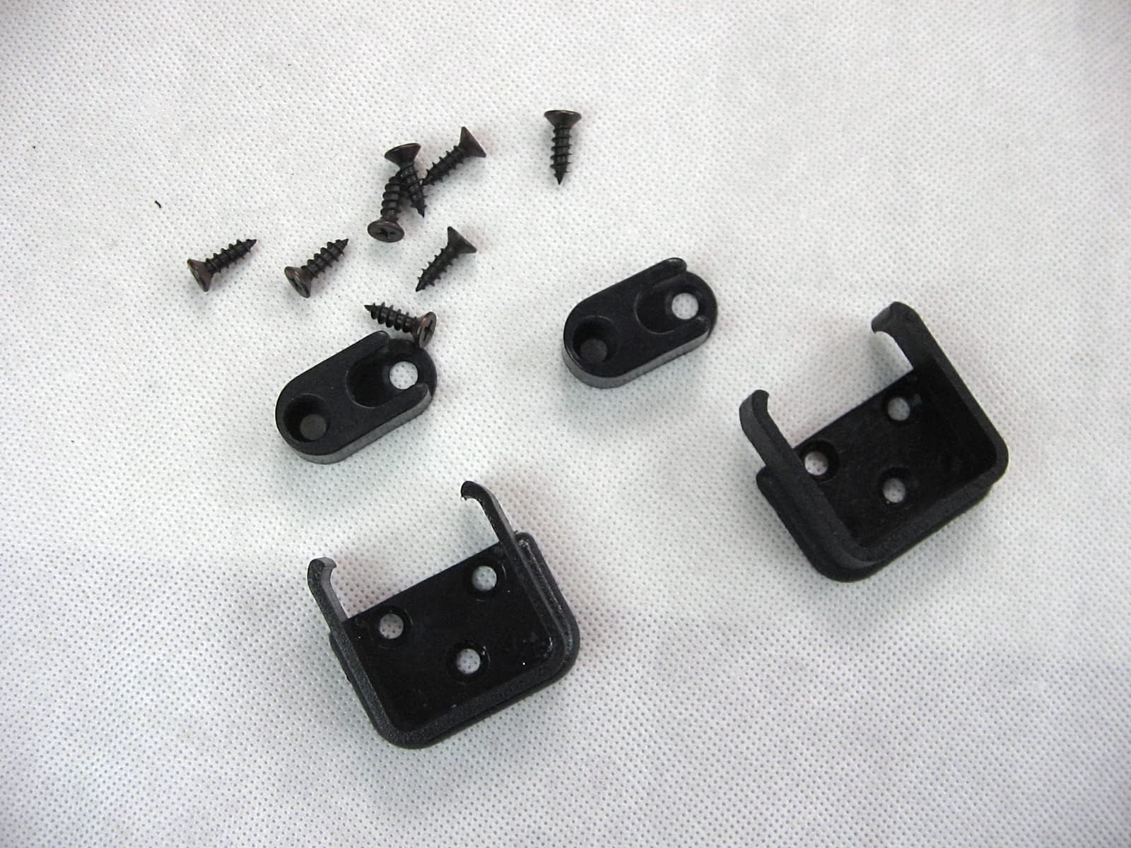 ELNas Retrattile Auto Bagagli Protezione Coperchio per Ford Escape Kuga 2020 2021, Portabagagli Posteriore Tronco Privacy Cappelliera Pacco Ripiano Cargo Cover,B Black