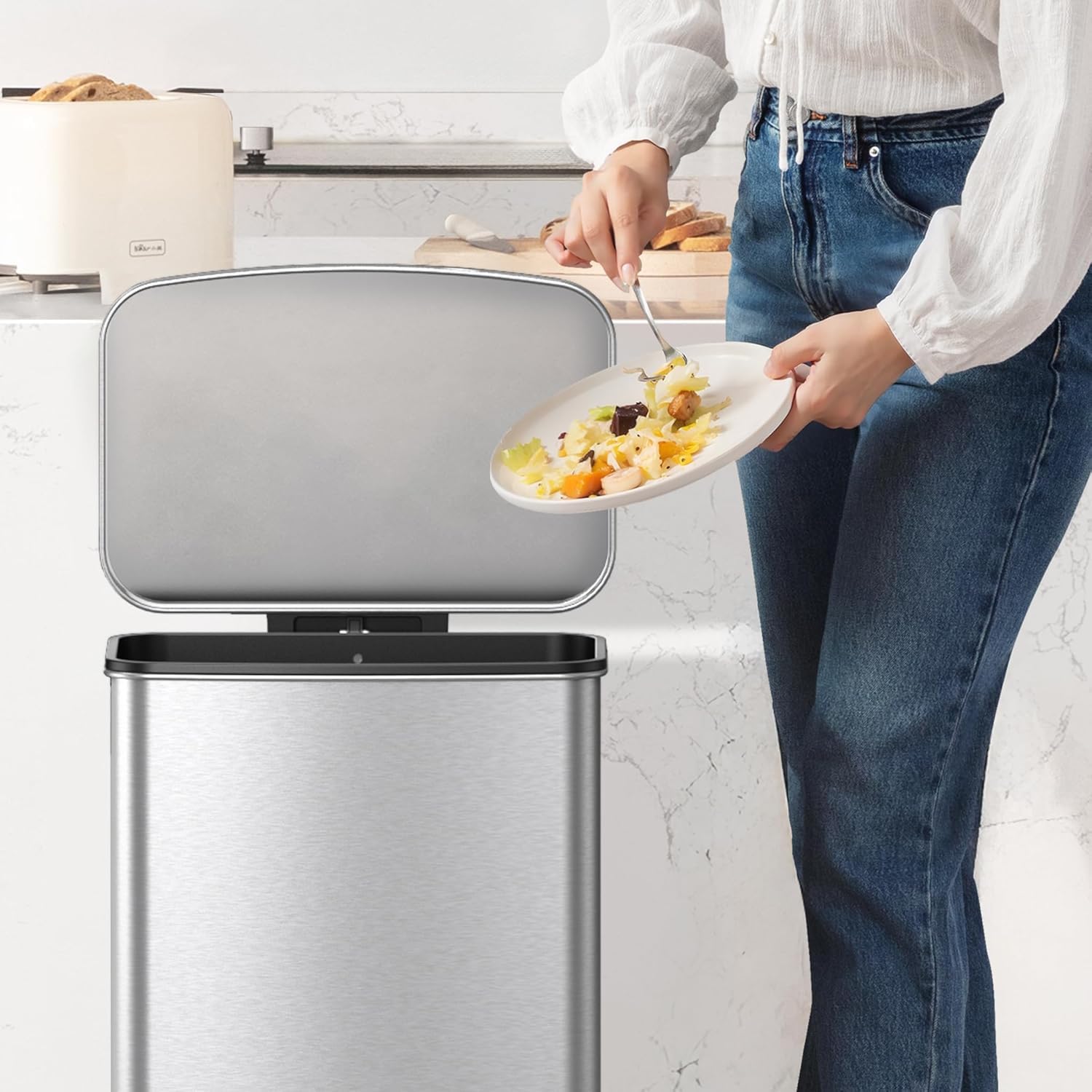 EKO Titus - Pattumiera da Cucina, 50 l, con Pedale e Coperchio con Chiusura Morbida, in Acciaio Inox, Anti-Impronta, Cestino Moderno e Robusto, Grande capacità per Il Riciclaggio