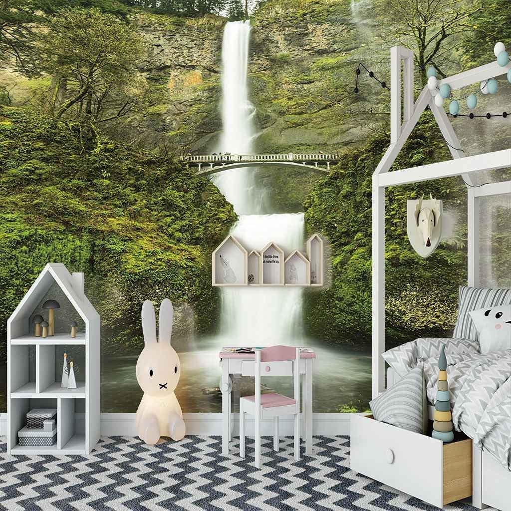 Papier peint 3D cascade de forêt pour agrandir un mur de salon sombre
