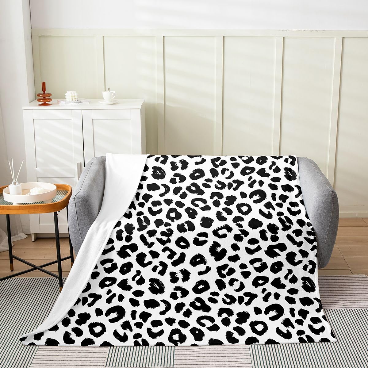 Loussiesd Coperta in flanella leopardata nera e bianca peluche Fuzzy Queen