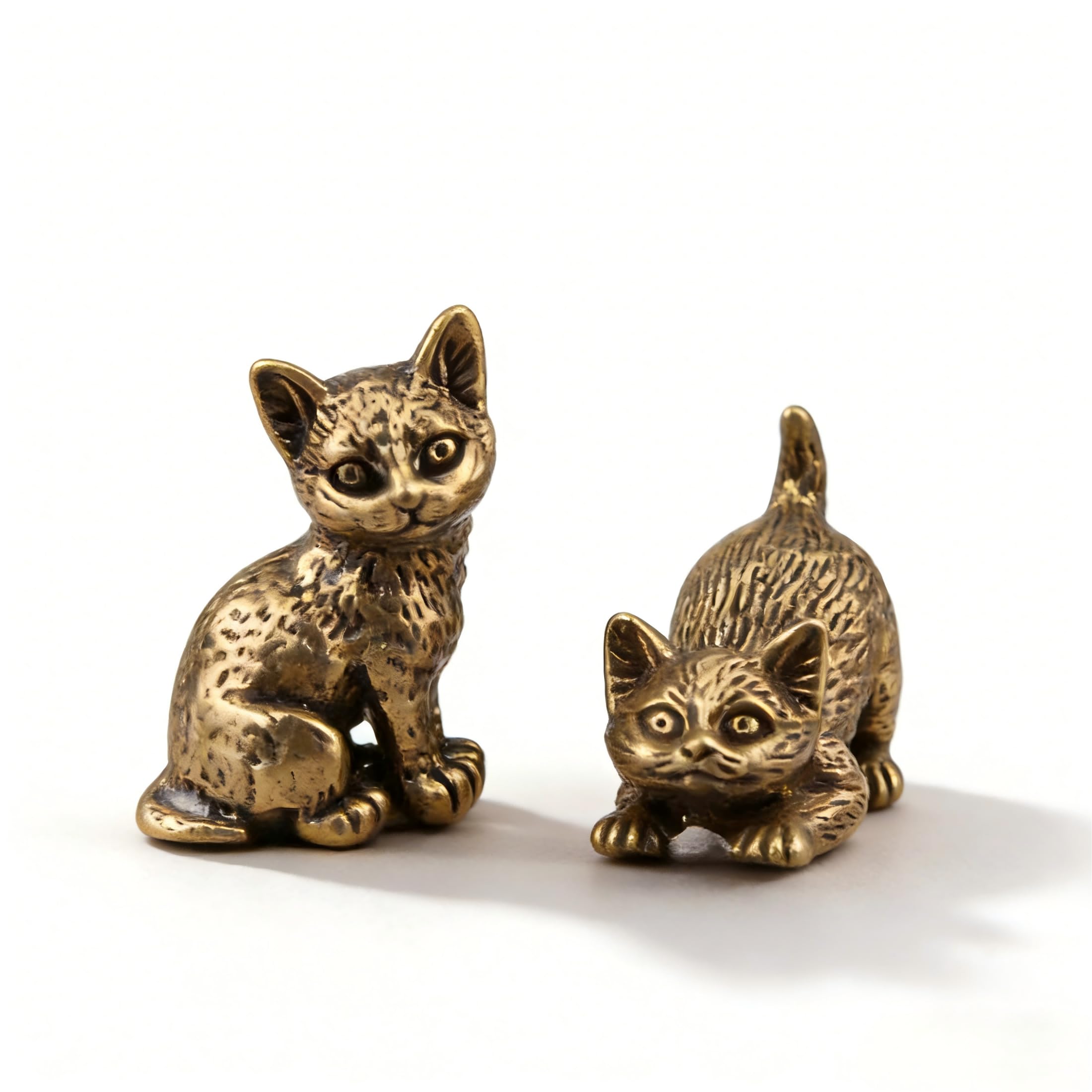Chats en laiton vintage : le lot de 2 figurines idéales pour décorer une étagère de salon