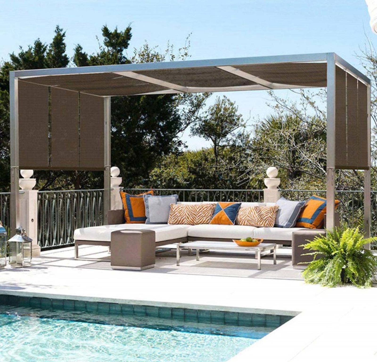 Voile d'ombrage extérieur marron pour aménager un coin fraîcheur au jardin