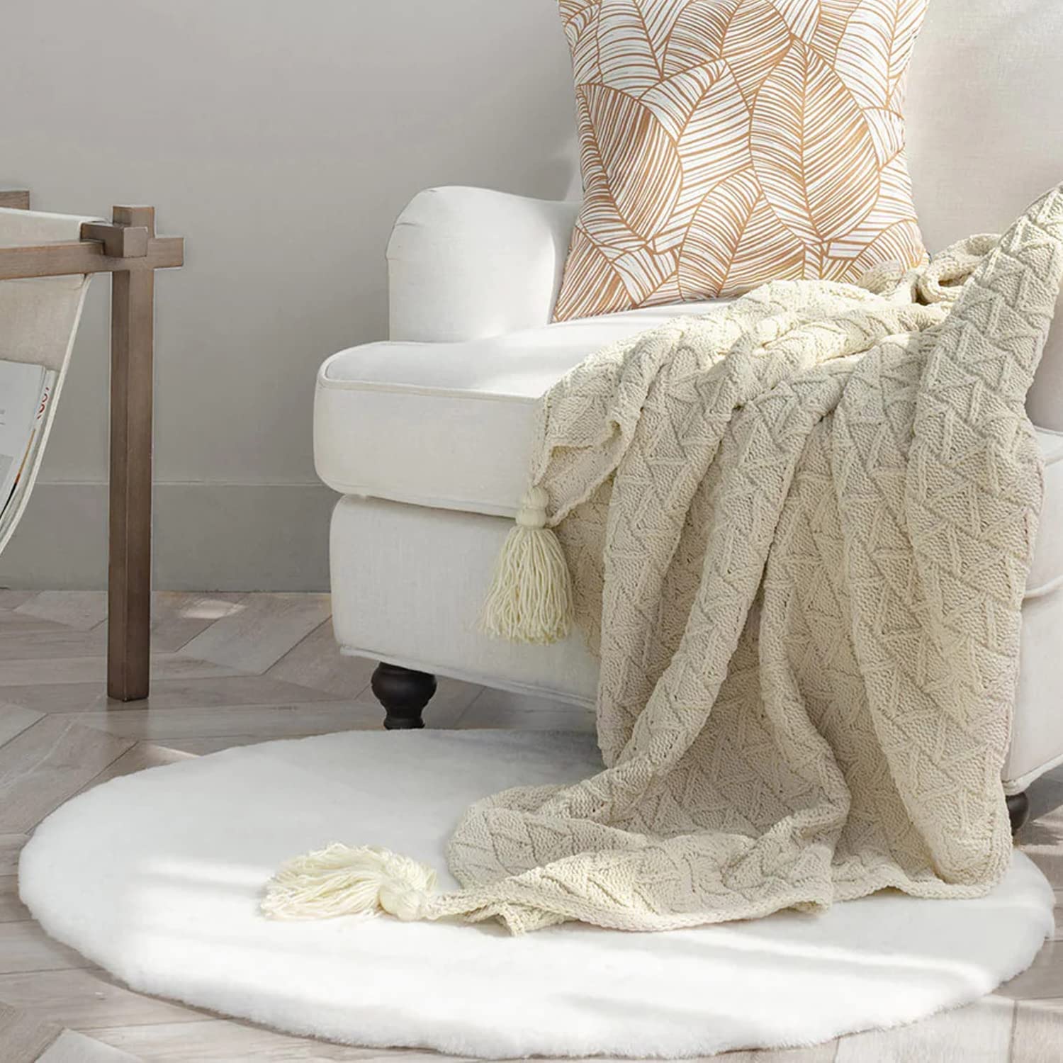 Ghouse Faux Rabbit Fur Round Rug 6ft White Round Rugs for Bedroom Decor Fluffy Area Rugs for Living Room, no-Shedding Carpet Sheepskin Washable Rug Rome Decor