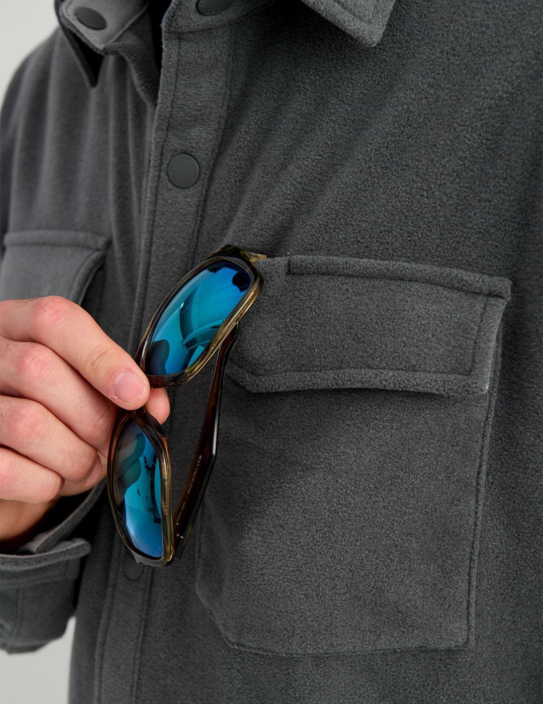 HUK Men's Fleece Shacket, Water-resistant Insulated Shirt Jacket With Snap Front Closure