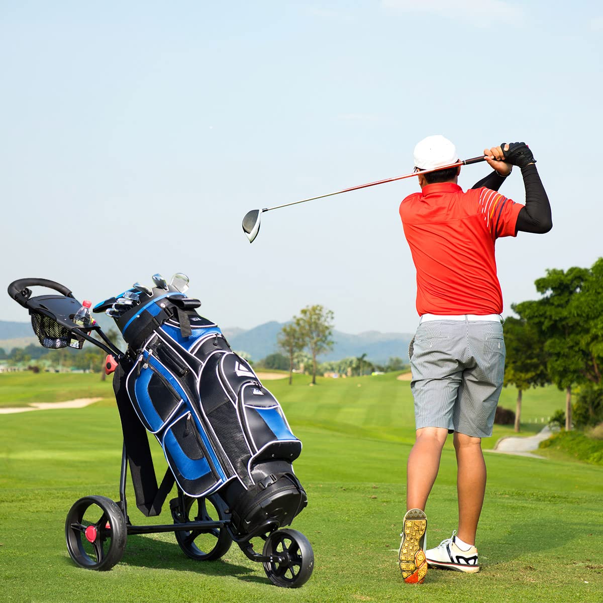 GYMAX Chariot de Golf à 3/4 Roues, Voiturette Golf Pliable avec Poignée Réglable et Sacs en Maille, Chariot de Golf Manuel avec Roues Amovibles avec Freins