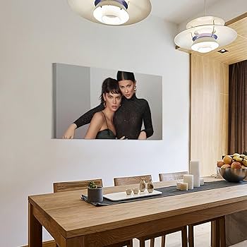 ケンダル・ジェンナーとカイリー・ジェンナー直筆サイン入り2Lサイズ写真 ケンダル＆カイリー・ジェンナー姉妹、ラスベガスで超ゴージャス