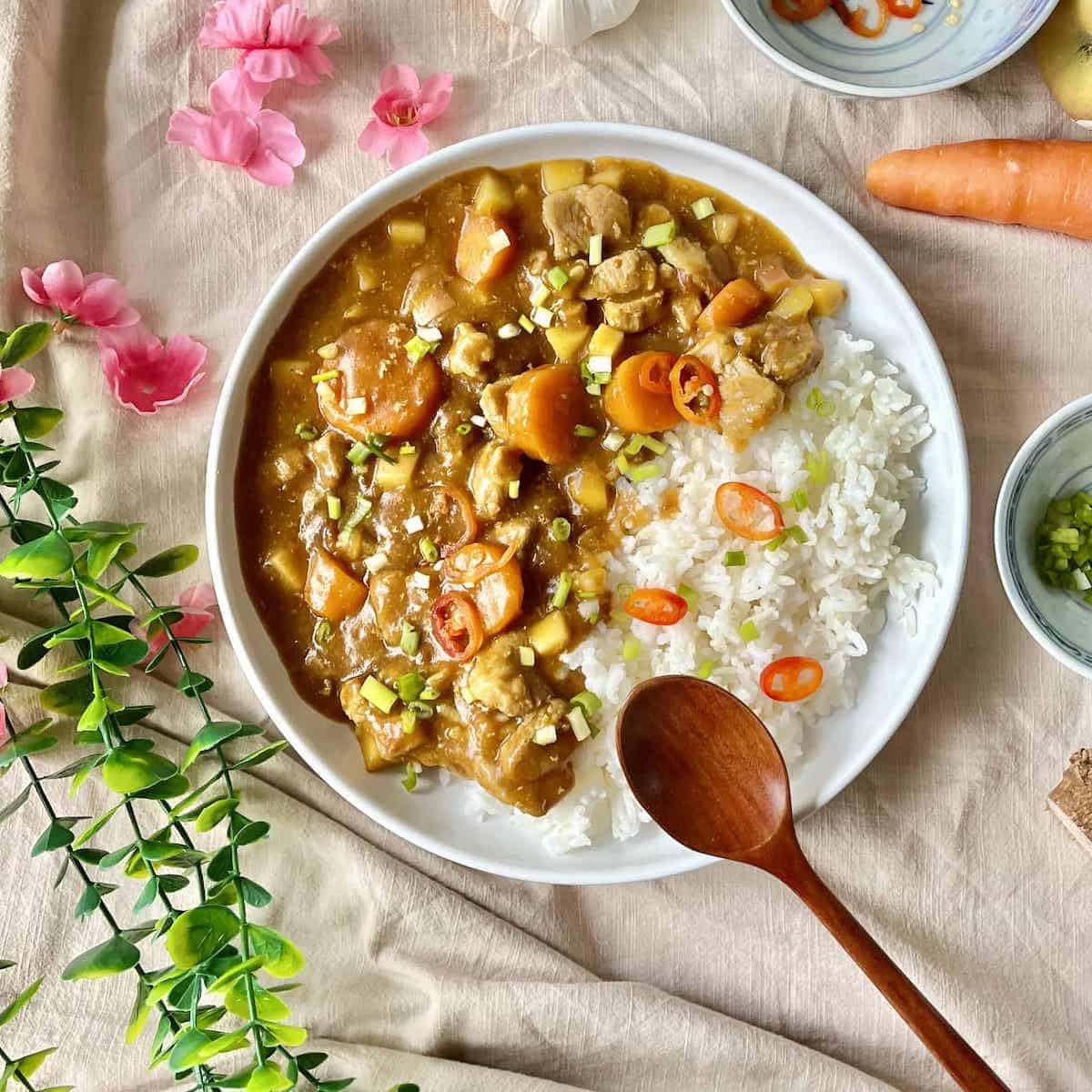 YIJIA Golden Curry Mild Medium Hot Mix Hot 3x220 gr