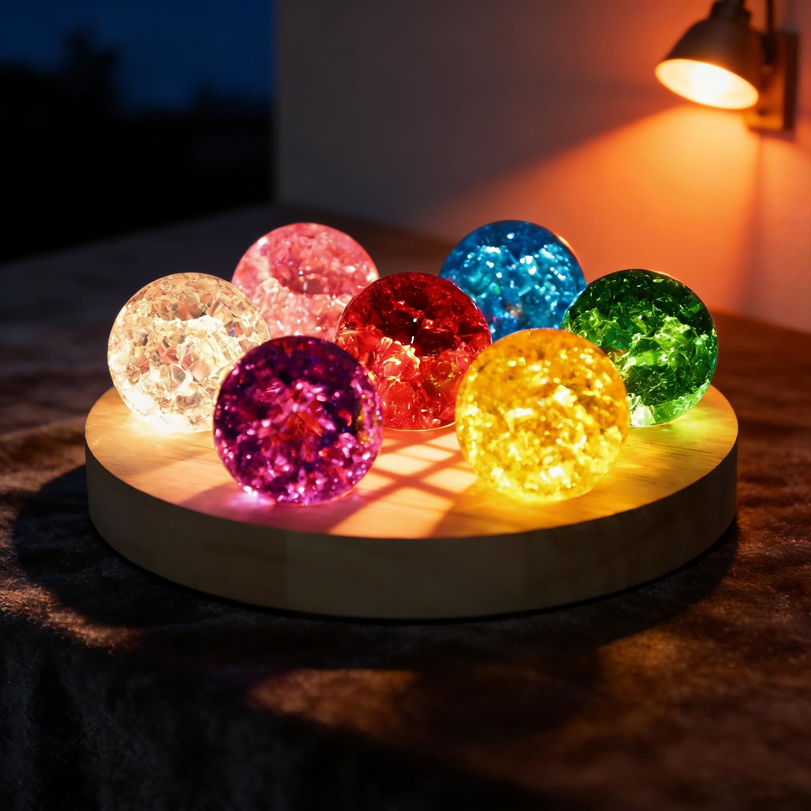 7 kolorowych szklanych kryształowych kul z lampą LED drewniany stojak, naturalne czakry kule nocne światło, obsługa USB, nowoczesny element dekoracyjny do salonu, 17,27 × 17,27 × 6 cm