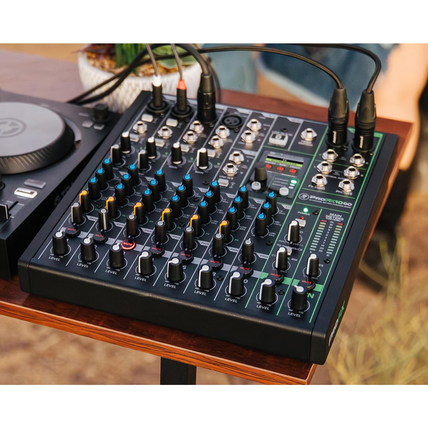 Mackie ProFX10 GO Mischpult akkubetriebener Mixer mit 2x keepdrum XLR-Kabel