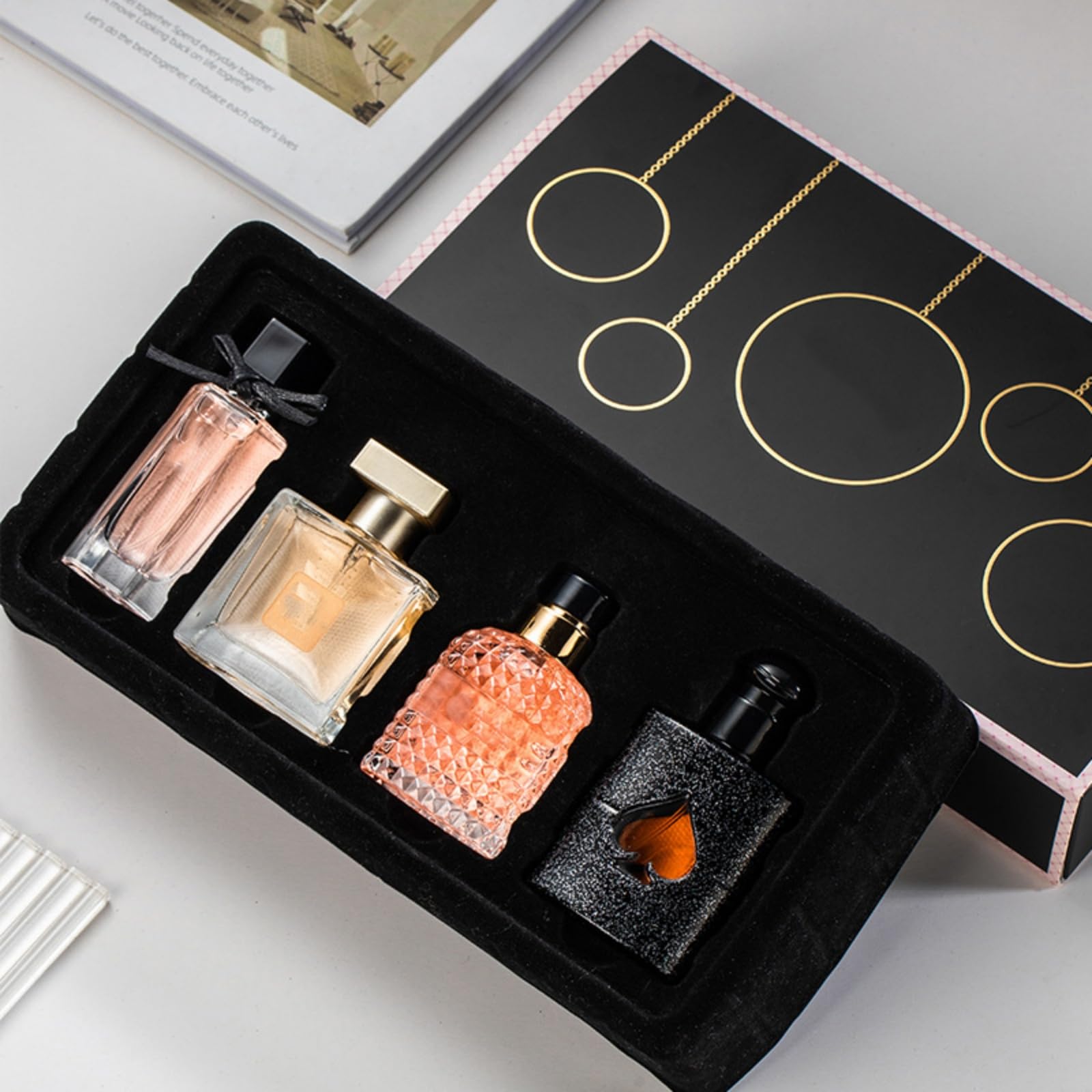 4Pcs Premium Parfüm Geschenkset für Frauen,Langanhaltender Duft Parfüm, Tragbarer Damendüfte,Hautverträgliche Parfüm Geschenk Freundin,Geburtstagsgeschenk für Frauen