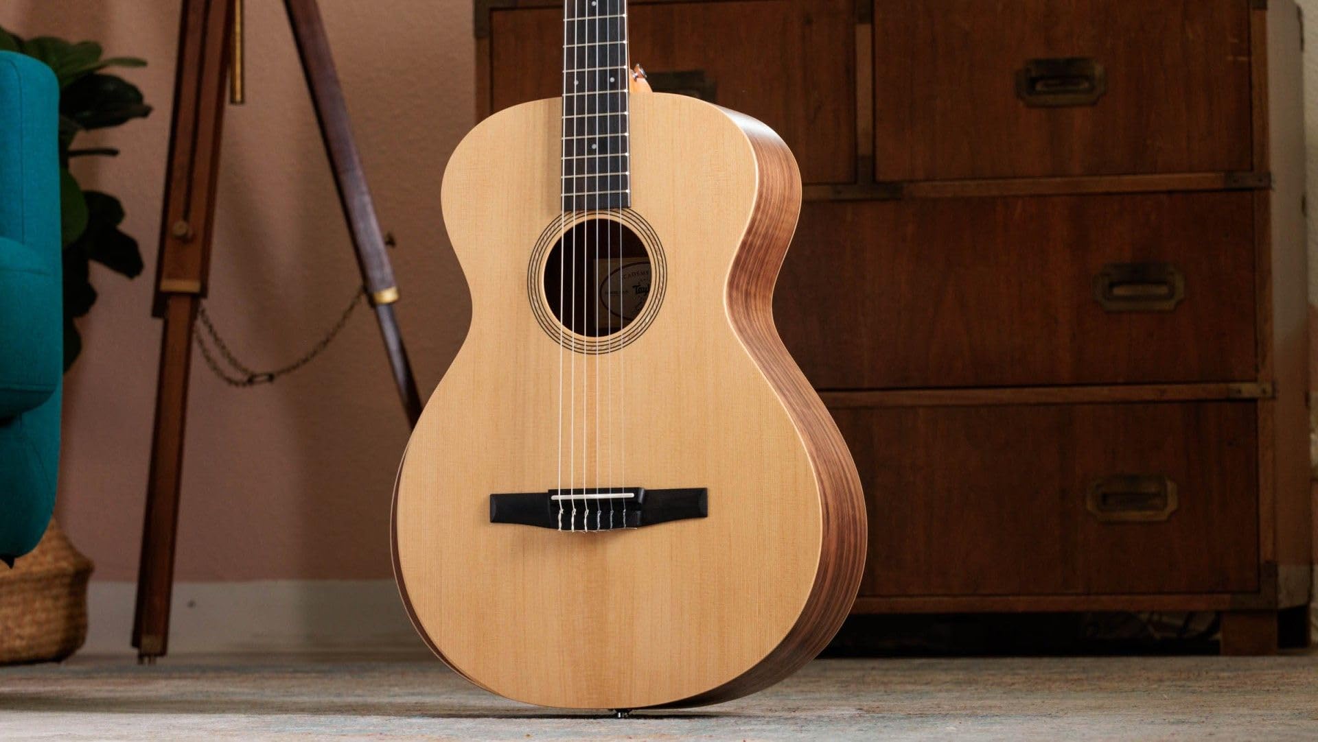 Taylor Academy 12e-N Nylon Strings Guitar - Image 9