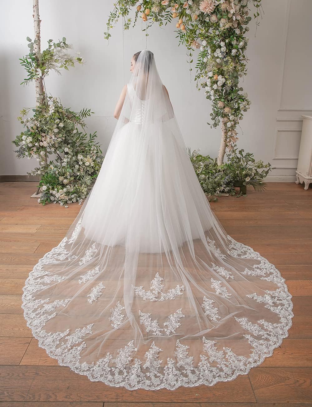 EllieWely Womens 1 Tier Royal Lace Wedding Bridal Veil With Metal Comb Ivory X60
