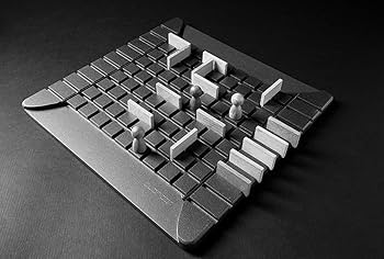 【希少品】光栄（現コーエー】　CORRIDOR コリドール Amazon.co.jp: コリドール (Quoridor) ボードゲーム [並行輸入品