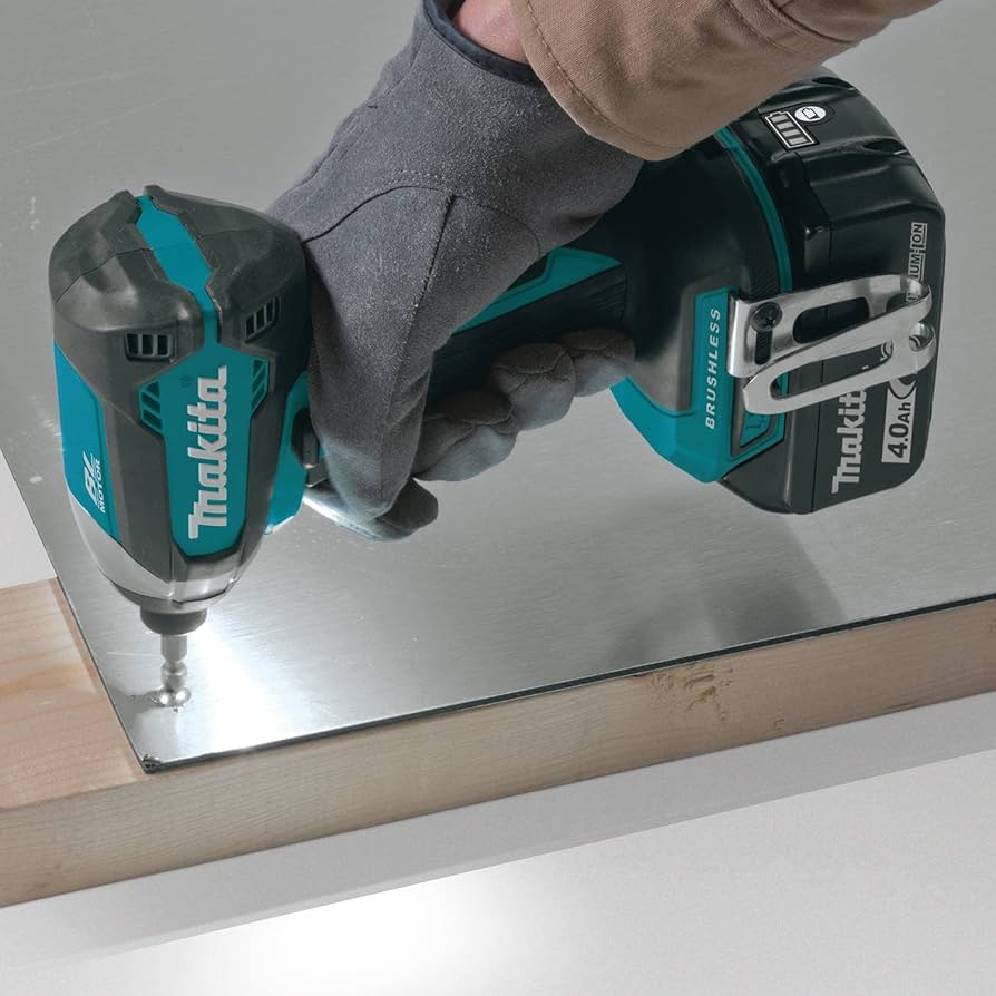 Makita XDT13SM1 18V LXT® Lithium-Ion Brushless Cordless