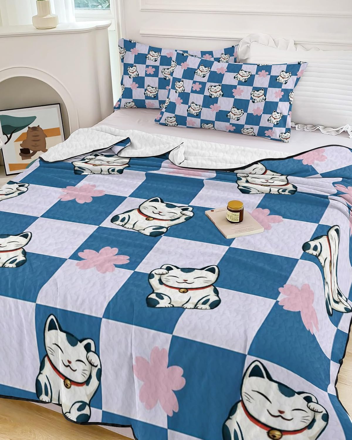 King Size Quilt Set, Japanese Cute Kitty Lightweight Bedspread Coverlet Set Soft Microfiber Summer Quilt with 2 Pillow Shams, Lucky Cat on Blue Plaid 3 Piece Comforter Bedding Set