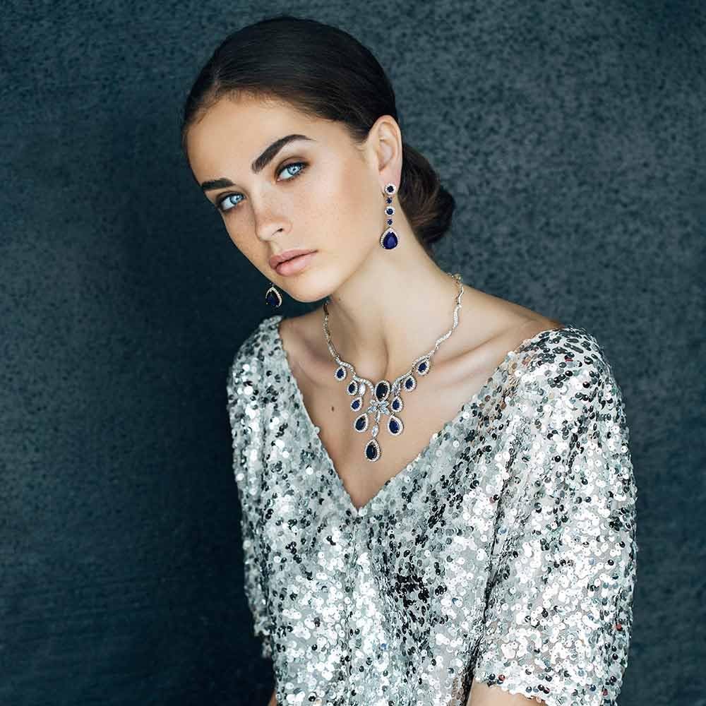 Art Deco Vintage Estate Design Bridal Jewelry Set Large Teardrop Pear Shape Clear Simulated Gemstone AAA CZ V Collar Statement Bib Necklace Chandelier Earrings. Silver Plated For Women