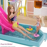 Vista 3 de Barbie DreamHouse versión 2,021 – Casa de muñecas grande (3.75 pies/1.14 m) con piscina, tobogán, ascensor, luces y sonidos, y accesorios para casa